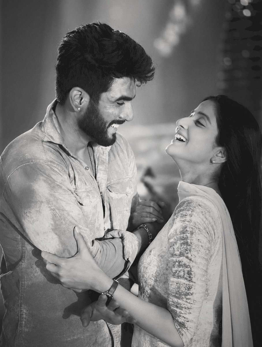 zindagigulzar_'s tweet photo. How am i supposed to be normal about them when they have my whole freaking heart 🤍😭

#YehFitoorTera 
#DebchandrimaRoy | #IshhanDhawan https://t.co/HMTlElUOU9
