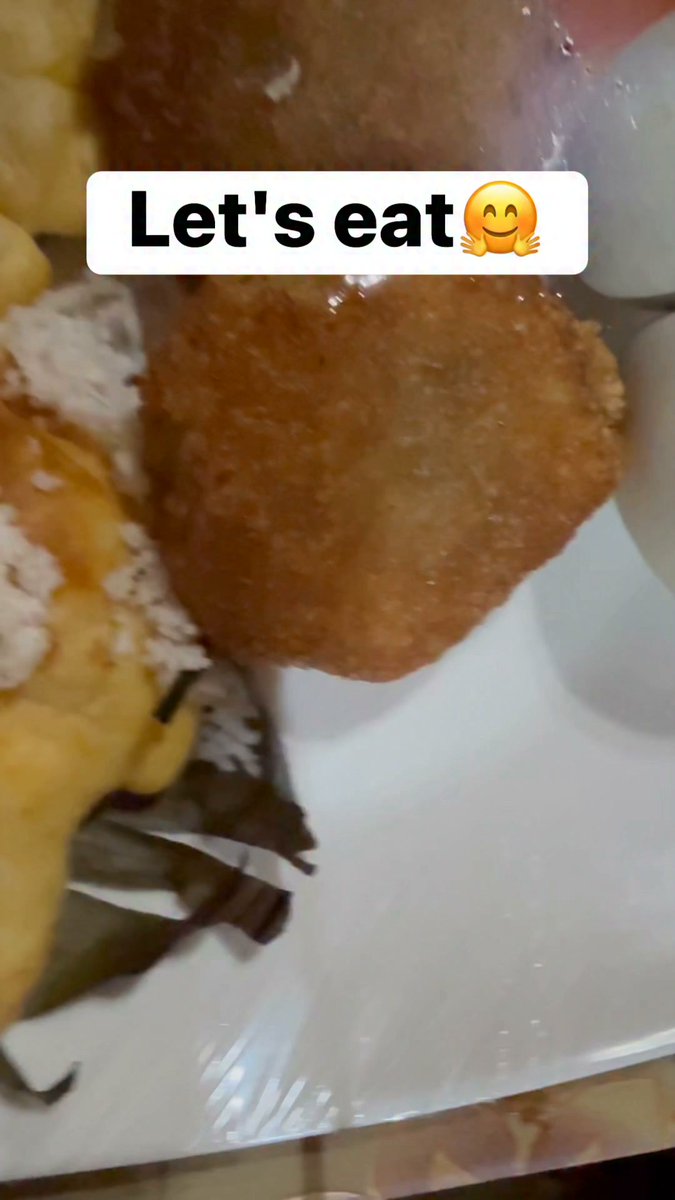 anynerio's tweet photo. Lunch tayo, mga ka-Lodi! Kain tayo! Simpleng pero masarap na ulam: piniritong galunggong, nilagang dahon ng kamote, at panghimagas na balut, bibingka, fresh buko, at buchi. Tara, sabay-sabay kumain! https://t.co/iNRihujldB