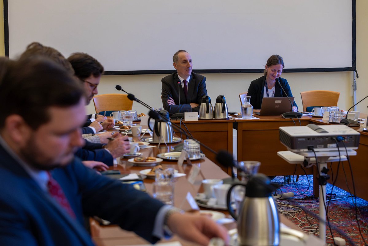 mzvcr's tweet photo. 🇨🇿🤝🇺🇸 Náměstek @jiribr dnes v Černínském paláci přivítal delegaci z Kongresu USA.

Společně s kolegy diskutovali o posílení spolupráce v obchodu, energetice a moderních technologiích. Tématem byla také evropská bezpečnost a priority #NATO. Silné partnerství s USA zůstává klíčové.