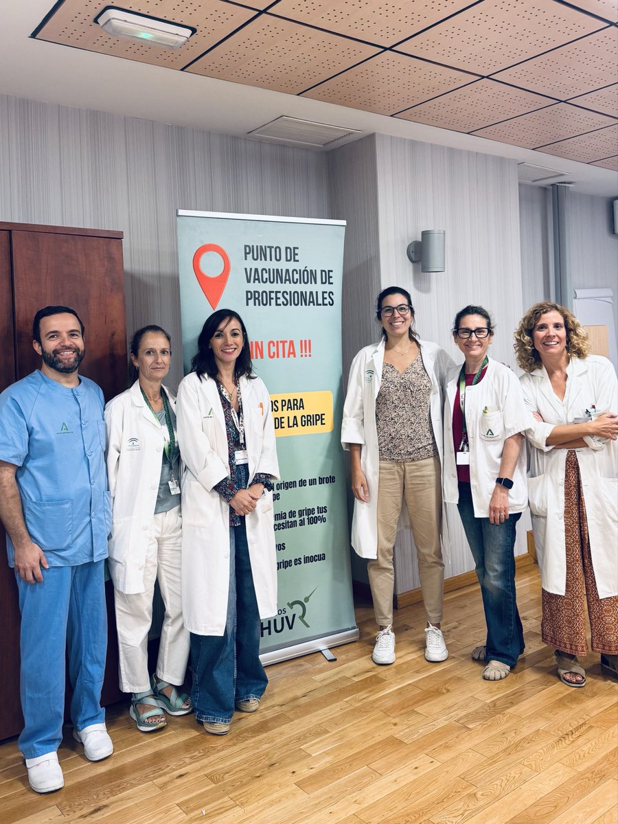 MAROSFO's tweet photo. Hoy nos vacunamos la URhC de @CorazonHuvr @hvirgendelrocio #prevencerlagripe @AnaLopSua https://t.co/DcAObt5ECJ