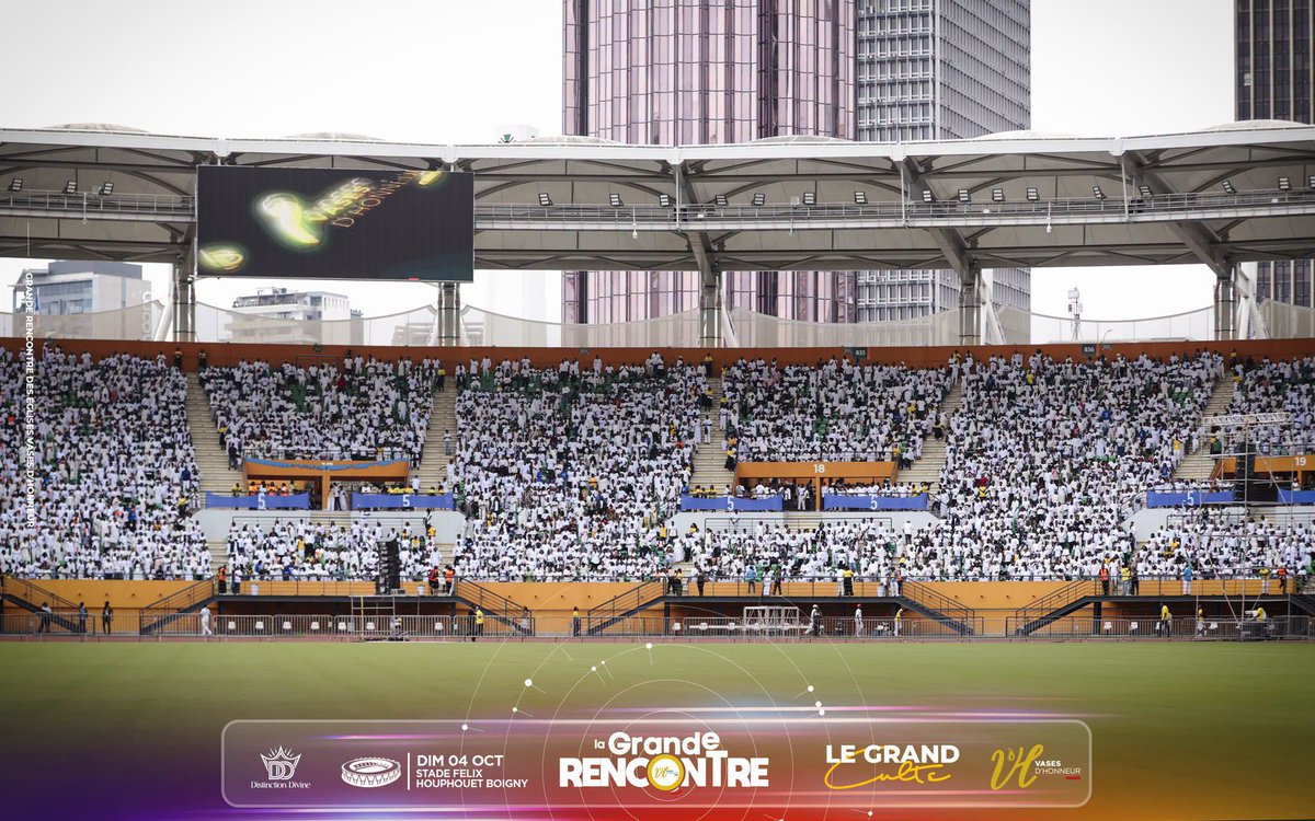 MohammedSanogo's tweet photo. La Grande Rencontre, c’était juste Wow ! 🔥 Je veux bénir le nom de Jesus pour ce puissant moment dans sa présence.
A LUI soit toute la gloire. 
#MohammedSanogo #Vasesdhonneur https://t.co/5Lhsar9Egx