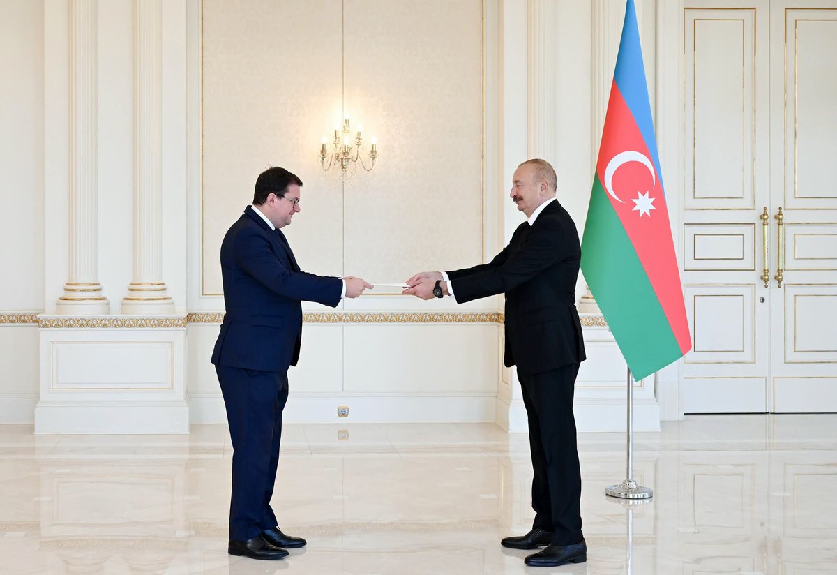 YAP_1992's tweet photo. Azərbaycanla Avstriya arasında diplomatik münasibətlər qurulduqdan bəri qarşılıqlı hörmətə əsaslanan əlaqələrimiz inkişaf edir

Prezident İlham Əliyev Avstriyanın Azərbaycanda yeni təyin olunmuş səfirini qəbul edib.

https://t.co/1flRpMlgjy https://t.co/65iTWrDrpW