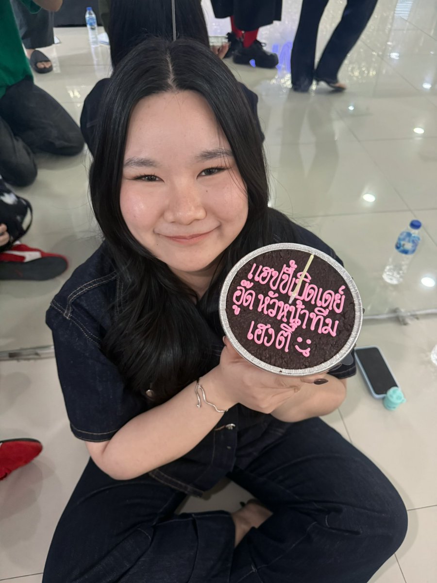 HengmarkII's tweet photo. ขนาดเค้กยังเฮงตี๋ ไม่ต้องปิดละน้า https://t.co/hDy9xXihRN