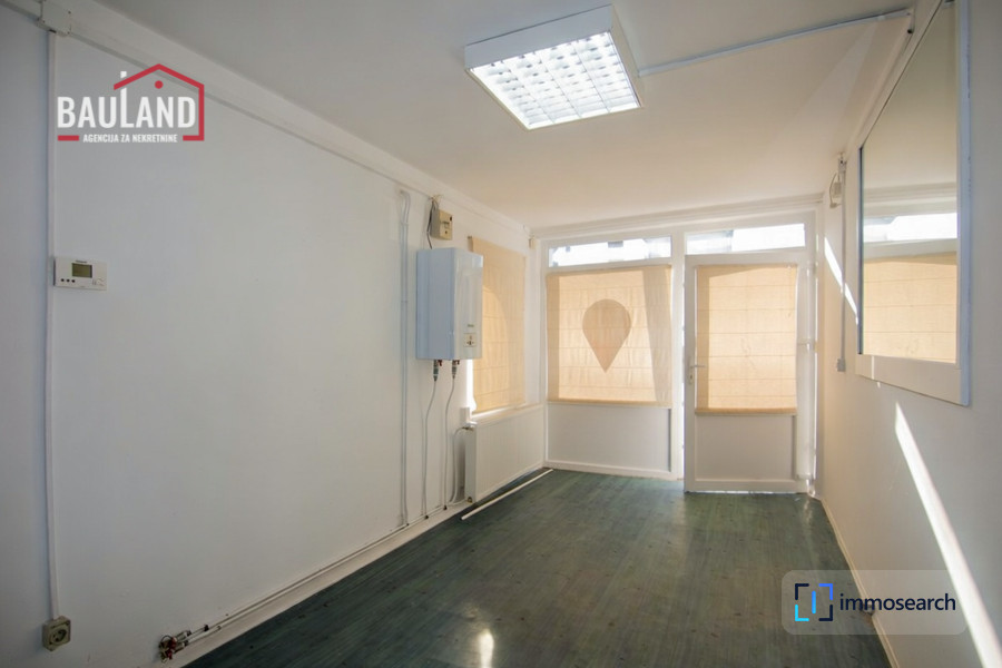 immosearch_eu's tweet photo. 40 m² Geschäftsraum im Erdgeschoss in der Fojnička-Straße, Dolac Malta, zu 550 BAM Miete – mit zwei Zimmern, WC und kleiner Teeküche, passend für Büro, Agentur, Praxis oder Handel.
Mehr erfahren: https://t.co/sdaywzMFw1
#NovoSarajevo #DolacMalta #Bueroflaeche #Miete https://t.co/Uda6RRmm5e