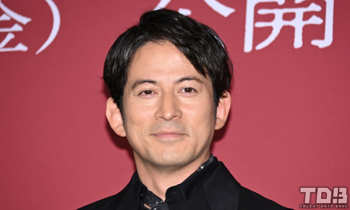 talent_databank's tweet photo. 映画『#わたしの知らない子どもたち』
公開直前舞台挨拶

岡田准一、撮影現場で子どもに“乗り物”扱いされる関係性にスタッフから「筋トレ中ですか？」とツッコまれる

小八重葵美に“ひらパー兄さん”を見られタジタジ「なるべく隠しときたかった」

https://t.co/PHHflImRUl

#岡田准一 https://t.co/jUZ19GkBME