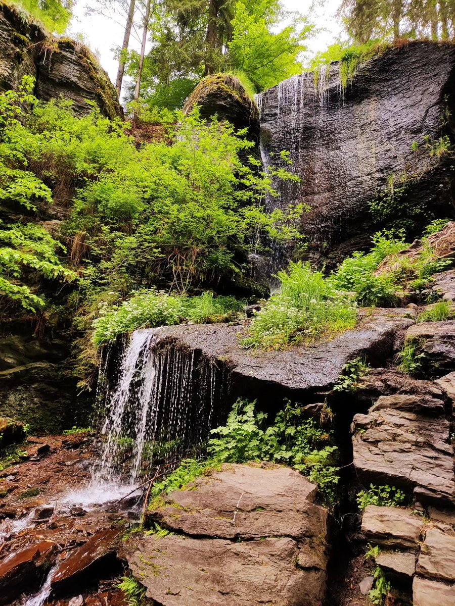 annykarolinnyss's tweet photo. A small waterfall, but still a waterfall. Does it count? https://t.co/f33nvNqCsT