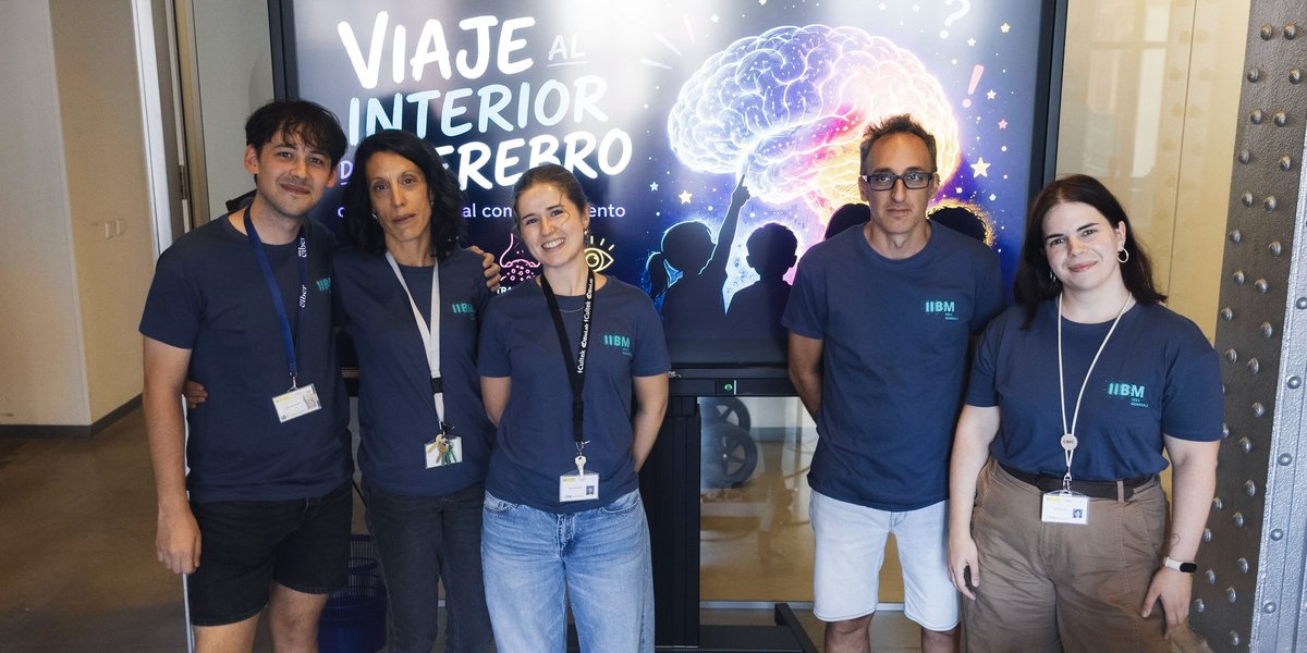 IIBmCSICUAM's tweet photo. 🔬 Hace unos días el #IIBM estuvo un año más en la #NocheEuropeaInvestigadores
✨ Cuatro talleres, un gran equipo detrás 👏 y una magnífica respuesta del público.
📣 Te contamos cómo fue y cómo acercamos la investigación biomédica a las 👨👩👧👧🧒👧 👇
https://t.co/DpvCEWtxUE https://t.co/8spoGSSkiK