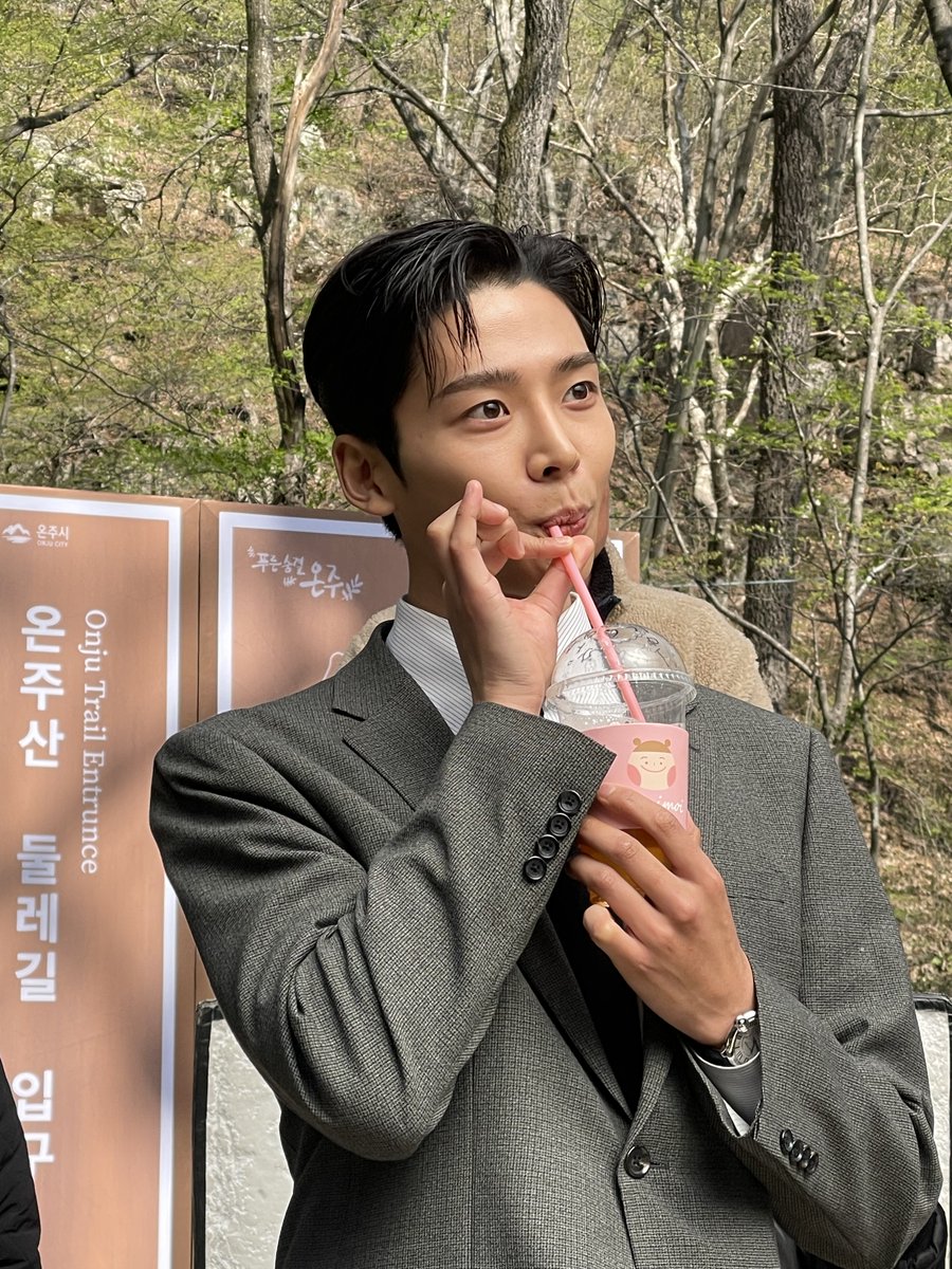 FNC_ACTOR's tweet photo. [📷] 2026.10.05 우리 함께한 10년 #4 (부제: 로운이의 선물)

로운이의 사진첩을 털어 마련한
로운이가 보내준 선물! 로밍이들에게 공개합니다!

더 많은 사진은 팬카페와 위버스에서 확인해주세요!
>> https://t.co/fINdOaPKWH

#로운 #ROWOON #로운이_써내려간_열번째페이지 #Happy10thRowoon https://t.co/rkxzdNFwUY