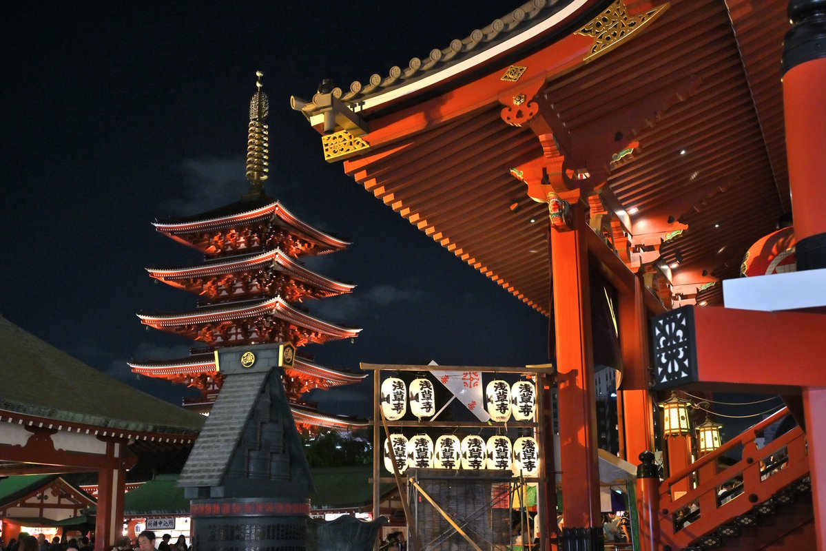 Kohi5180's tweet photo. 夜スナ!292 夏の浅草寺
インスタでポートレートは→ kohi80_photo
#夜スナ #街スナップ #風鈴 #夏祭り #浅草寺 #浅草神社 #浅草 #台東区 #snapshot #streetsnap #nightshot #nighiview #tokyonightview #tokyo #discovertokyo #nikoncreators #tokyotokyo https://t.co/hEG7YxNPVE