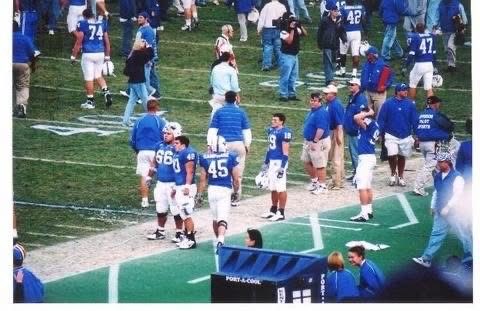Newbear's tweet photo. Me, @halftofullback, @mekamp45 & @uktweeter19 still trying to process what just happened.
#BluegrassMiracle
#BBN #GeauxTigers
#WeAreUK #GoBigBlue
#FeedTheStuds #ForTheTeam
#SECondToNone #ItJustMeansMore https://t.co/DzOpxlUotC