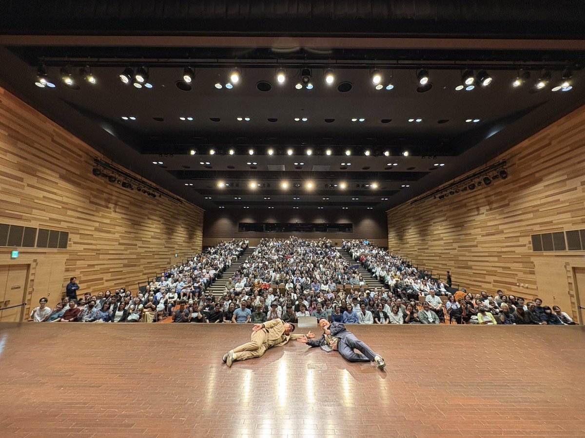 puritapurio2's tweet photo. 10月３日(土)は、兵動大樹のおしゃべり大好き48岡山公演でした！前説で参加させていただきました。お客さんさんも大盛り上がり。完売で、超満員でした！素敵‼️
#おしゃだい https://t.co/6vckg0pzFp