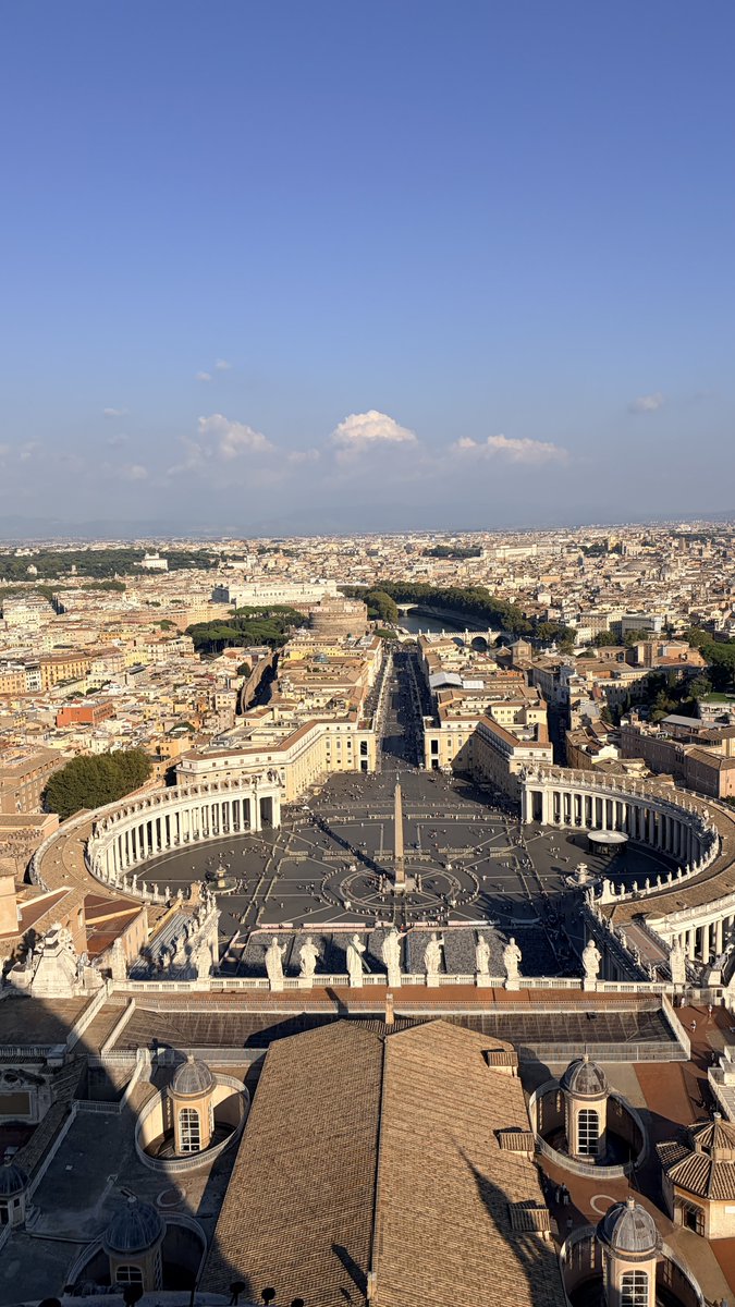 dingdingnaoa's tweet photo. 梵蒂冈的辉煌让所有教堂汗颜🏛️🎨🫡
#roma  #vaticano https://t.co/WdTZlu3BHV