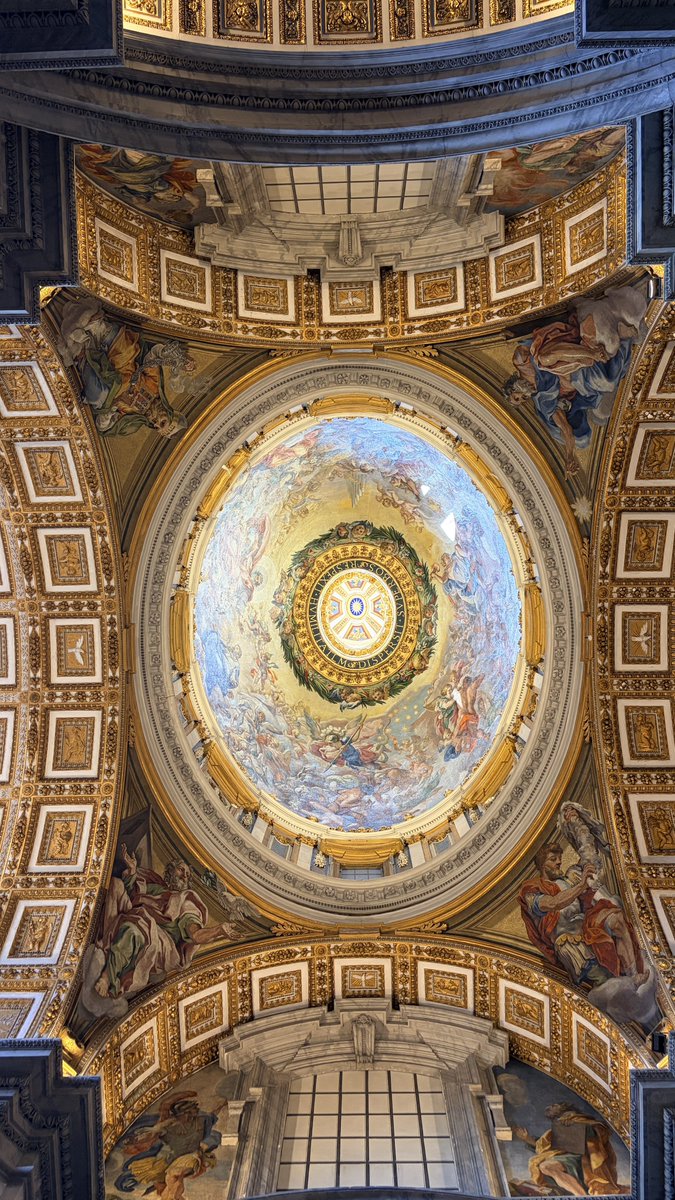 dingdingnaoa's tweet photo. 梵蒂冈的辉煌让所有教堂汗颜🏛️🎨🫡
#roma  #vaticano https://t.co/WdTZlu3BHV