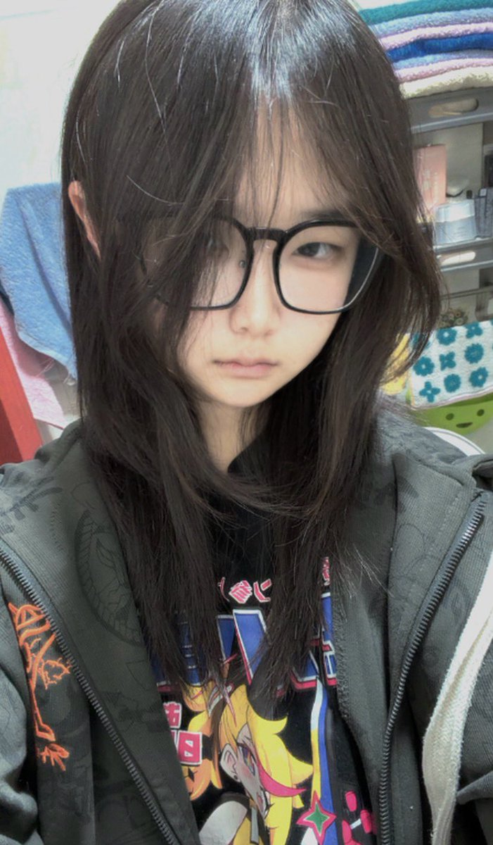 PoisonN8964's tweet photo. 谁的嫌弃脸最媚 https://t.co/B9A2BjpO6x