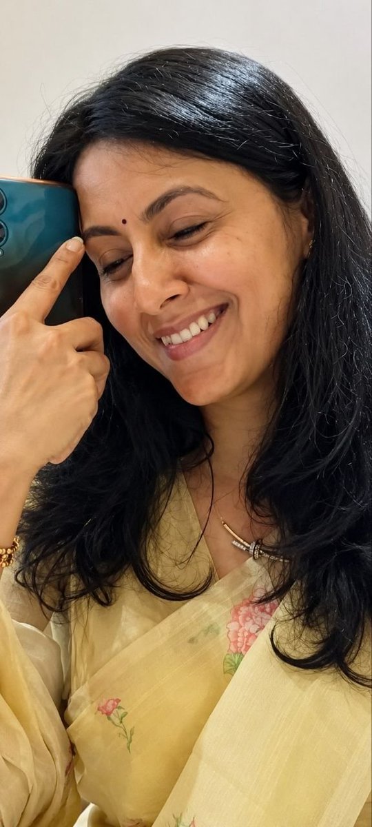 Johnijoss's tweet photo. Sam mom..rich mom's are always fair and thick..

Their son's are too lucky have a mom's like this mom.. https://t.co/6BWntmUFZA