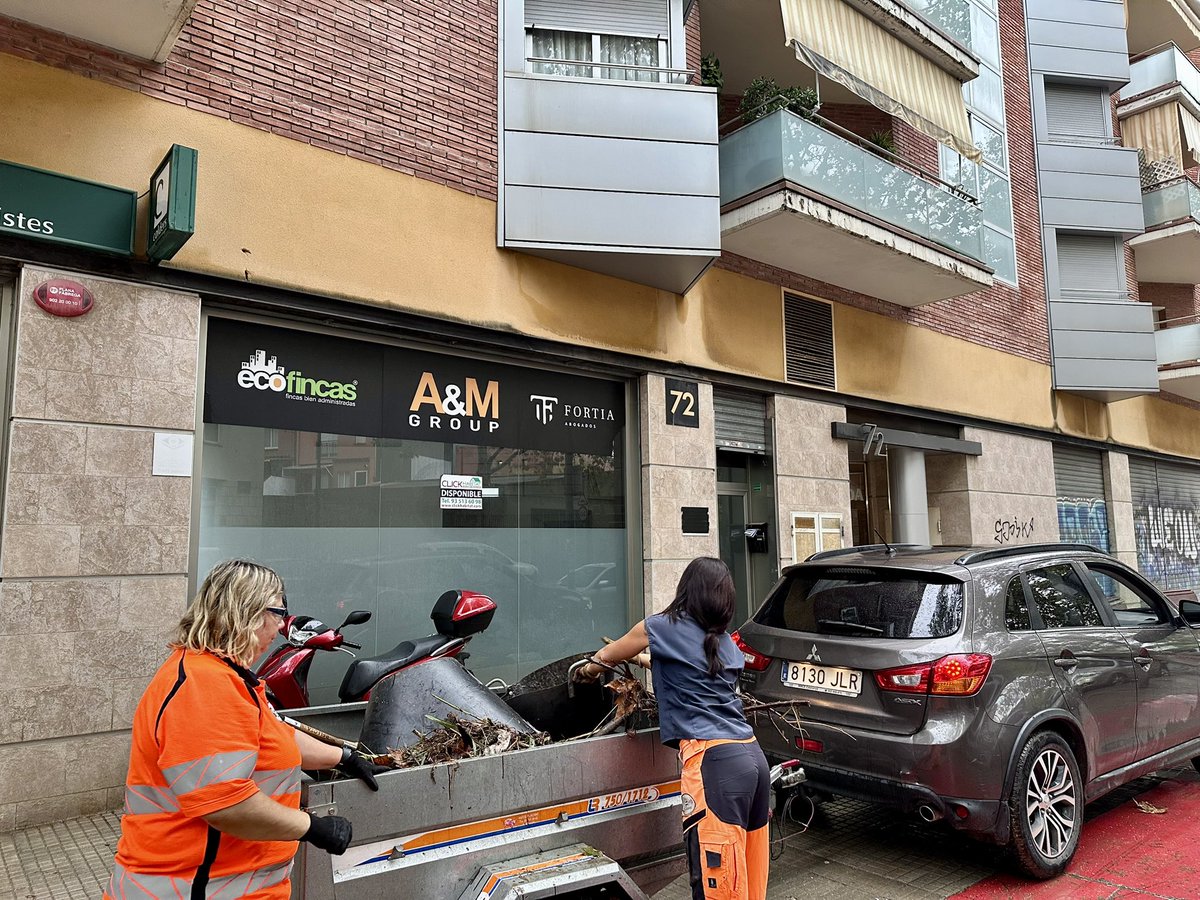 ajmalgrat's tweet photo. ⚠️𝗣𝗹𝗮 𝗲𝗺𝗲𝗿𝗴è𝗻𝗰𝗶𝗲𝘀 𝗽𝗲𝗿 𝗶𝗻𝘂𝗻𝗱𝗮𝗰𝗶𝗼𝗻𝘀 (𝗜𝗡𝗨𝗡𝗖𝗔𝗧)

🛠️La brigada municipal i els serveis de neteja treballen per recuperar la normalitat https://t.co/wlLpNrX4xd