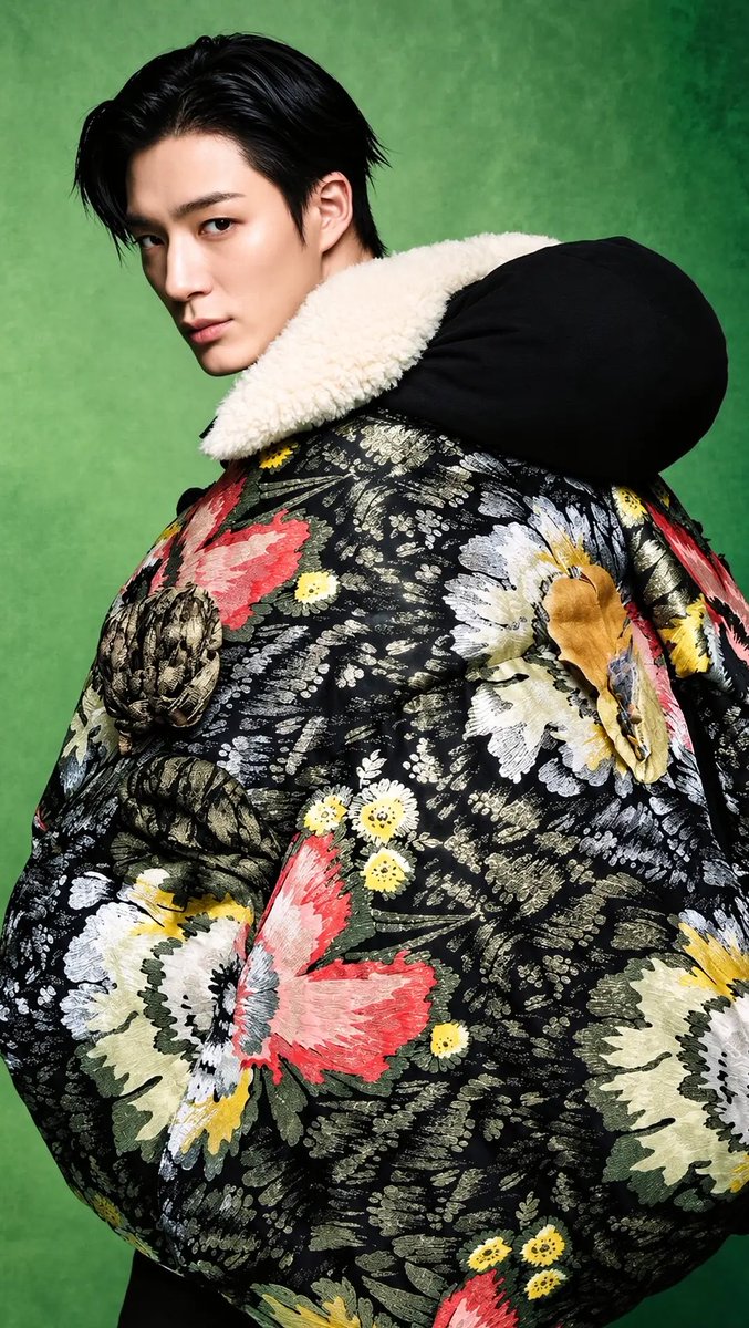 nawoonell's tweet photo. #JENO X DIOR https://t.co/tSrZfyfVI8