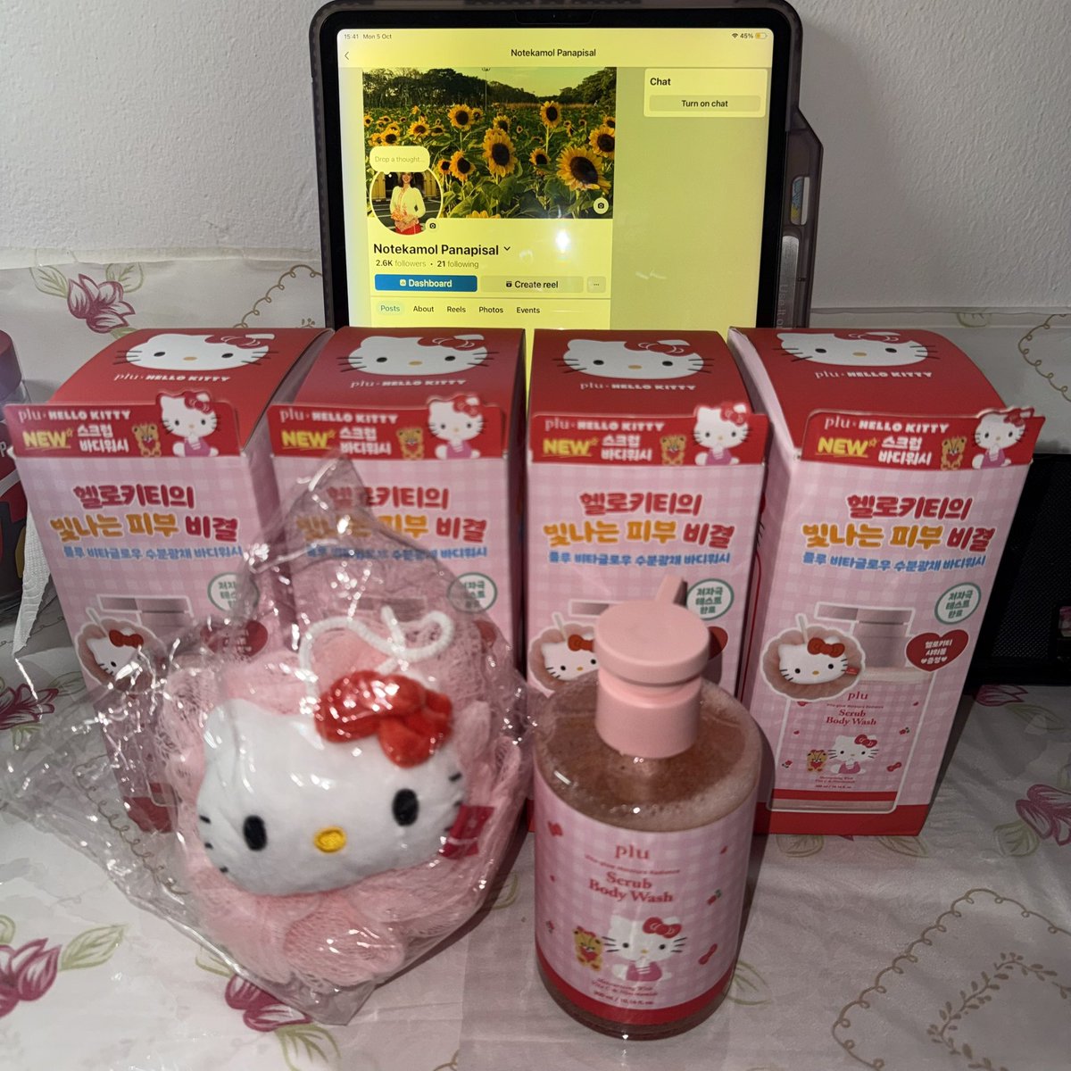 NotePanapisal's tweet photo. 🎀 PLU x HELLO KITTY 🎀
ได้มาเยอะ ใช้ไม่ทัน ขอปล่อยต่อค่า
🧼 Vita-Glow Scrub Body Wash 300ml.
🫧 2-in-1 อาบน้ำ + สครับผิว
🇰🇷 ผลิตในเกาหลี
💗 690฿ รวมส่ง ส่งแมสได้
🛒 Shopee
https://t.co/iXdlMVeUbM
Code: ALN-QXD-RZN
#PluXHelloKitty #HelloKitty #Plu #VitaGlow #ScrubBodyWash https://t.co/OlHzzVBCeo