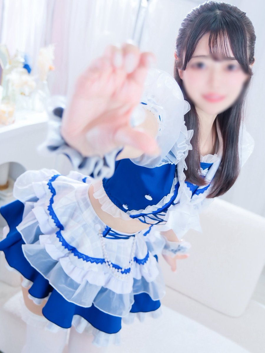 Edolgotanda1101's tweet photo. 結論、イードル五反田のパネルが一番可愛いです😍

これは本気で自信あります。

ただ女の子が可愛いからじゃなくて、
「可愛い」をちゃんと形にするためにめちゃくちゃこだわってます。

① 衣装が可愛い🎀
衣装はマリームーンで統一！
女の子に似合う衣装を選んで撮影してます✨
そして近々、新衣装も解禁予定です！！

② 写真のクオリティが高い📸
撮影は creative studio envy さんに全てお願いしています！
スタジオ撮影からレタッチまで一貫してお願いしていて、本当に毎回可愛く仕上げてくれます。

③ 何回撮影しても無料！！
「もっと可愛く撮りたい」
「今の自分でもう一回撮りたい」
そんな時は何回でも撮り直しOKです🙆‍♂️

④ レタッチにもめちゃくちゃこだわる。
実は五反田店、かなりリテイク出します😂

せっかく撮影するなら、
本人にも「この写真めっちゃ可愛い！」って思ってもらえる一枚にしたい。

パネルってお客様が最初に見る一枚でもあるし、
女の子にとっては自分を知ってもらうための大切な一枚。

だから適当に作りたくないんです。

都内で一番「可愛い」にこだわるお店を目指してます🎀

新衣装での撮影もめちゃくちゃ楽しみです😍