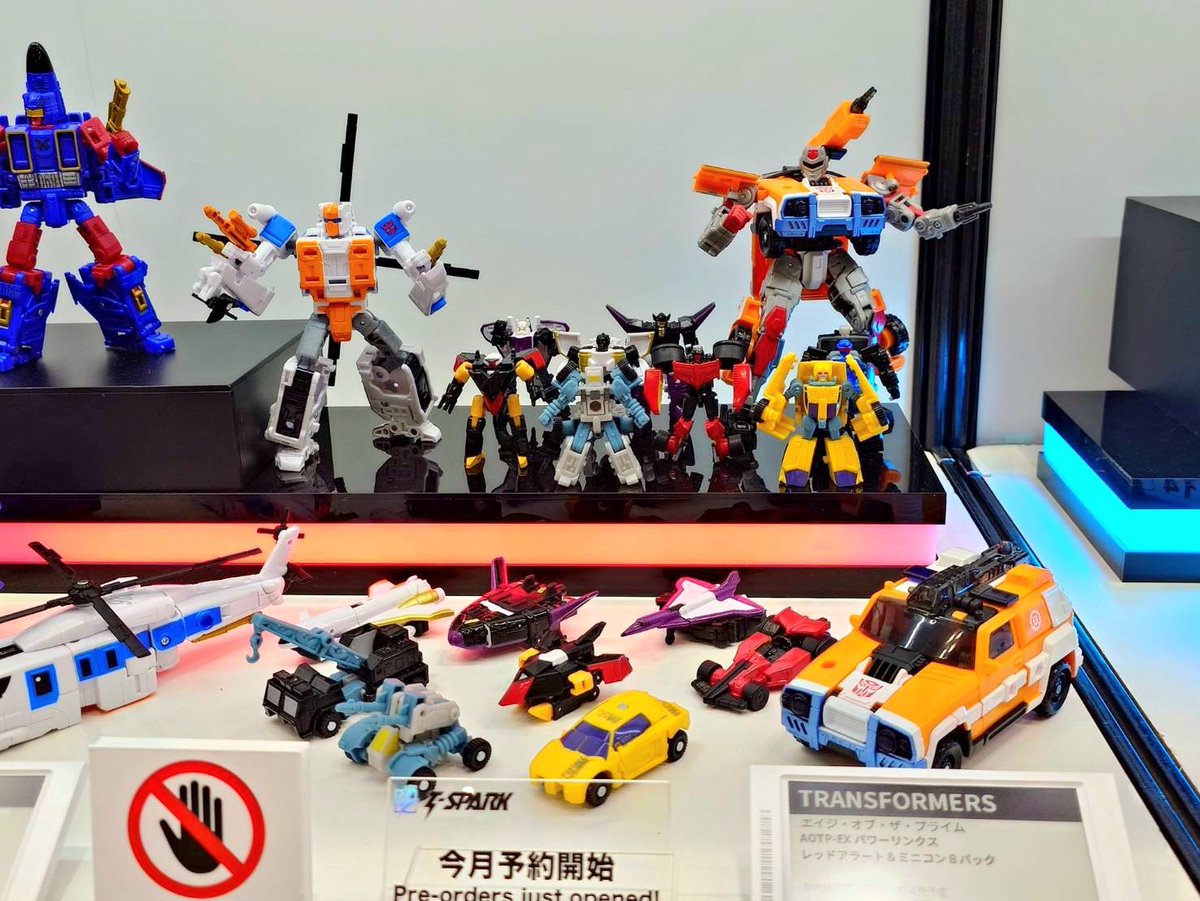GgggMeeting's tweet photo. こんばんは!
GGGG.MEETINGです!
昨日、第64回全日本模型ホビーショーに行ってきました!
やはり新商品の展示は実物を見るとワクワクしますね!
特に、完全新規の商品はギミックや見た目からは分からない可動域が気になるところ!
実際に手に取る日が楽しみですね!
#ギガミー
#GGGGMEETING https://t.co/s6IQVhCuFZ