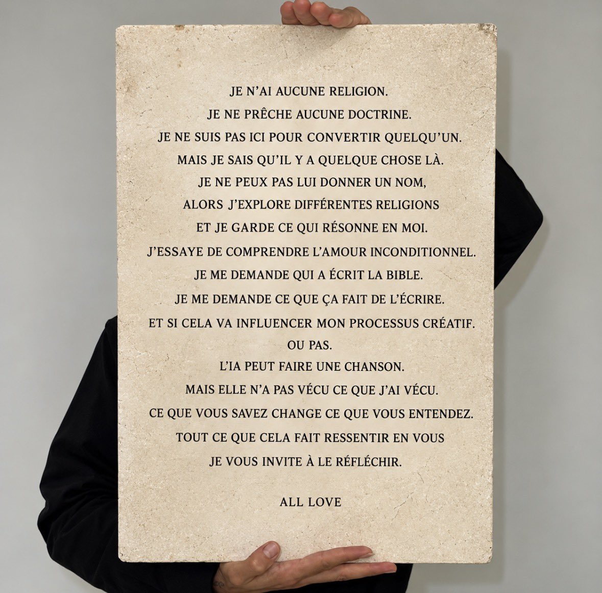 FrenchRapUS's tweet photo. 🚨 RILÈS VIENT DE SE LANCER DANS UN NOUVEAU DÉFI COMPLÈTEMENT FOU !

L’artiste s’est lancé un objectif hors norme : recopier INTÉGRALEMENT la Bible à la main, le tout en live ✍️

Recopier toute la Bible à la main pourrait prendre entre 700 et 1 000 h selon sa vitesse d’écriture… https://t.co/T2bxMB4d1j