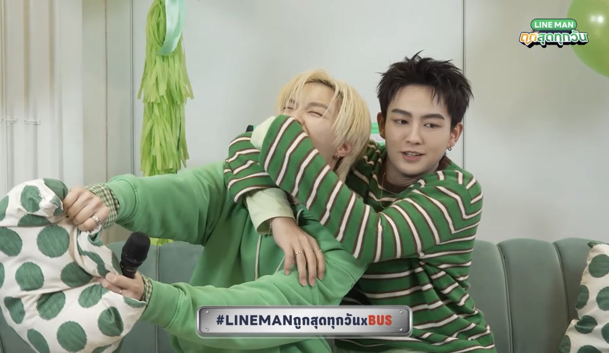 heartmeoaw's tweet photo. แล้ววันนี้ได้ใช้มีมนี้จริง ๆ จะบ้าปูชอง52525252555 https://t.co/ML0zAYtEUa