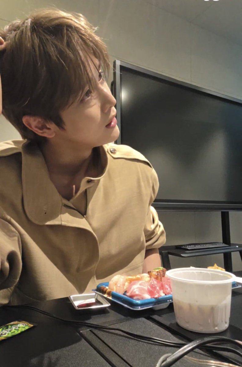 chhchhiioo's tweet photo. 한결같아서 참 좋다 https://t.co/14tpBlM72M