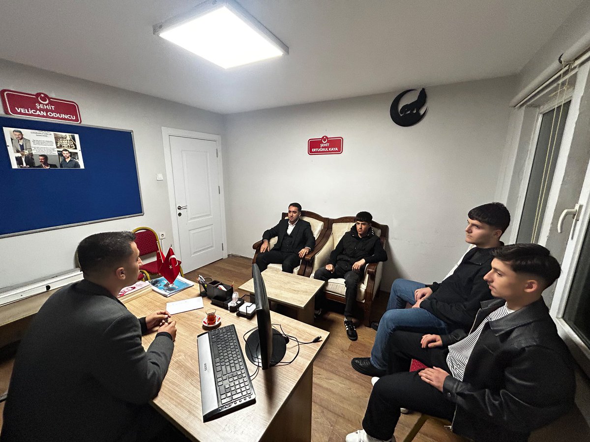ortaogretimiuo's tweet photo. İstanbul Ülkü Ocakları İl Ortaöğretim Birimi olarak Bağcılar  Ülkü Ocaklarımızı ziyaret ederek ortaöğretim teşkilatımızla bir araya geldik. https://t.co/u0y15bLpc2
