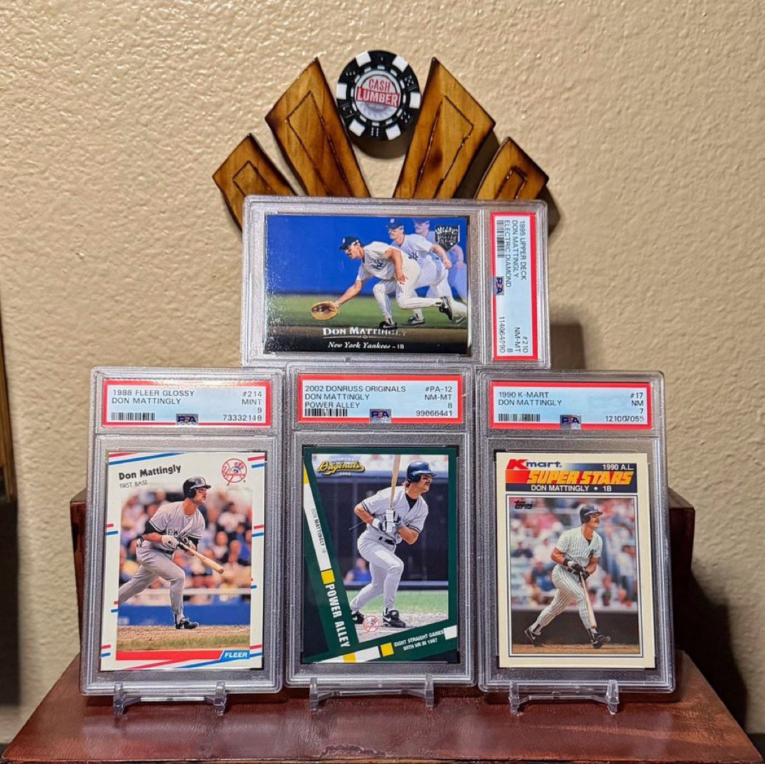 1Cash28's tweet photo. Good Morning!
A PSA Mattingly Monday edition of #WhatsOnYourDesk.
“Monday is an awful way to spend 1/7 of your life.” — Steven Wright
#BeTheGood
@CardPurchaser https://t.co/Er4Hq709Ug