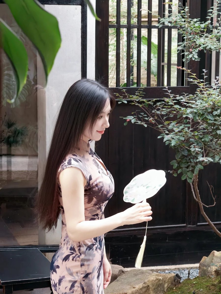 RICHARDKINGA's tweet photo. 90后中学老师 已婚微寡，这是我第一次翻墙在x发正面露脸自拍，会有人喜欢吗？  有刚翻墙出来的朋友吗？交个朋友（是本人！不是别人哈！） https://t.co/WQsUtM43ZB