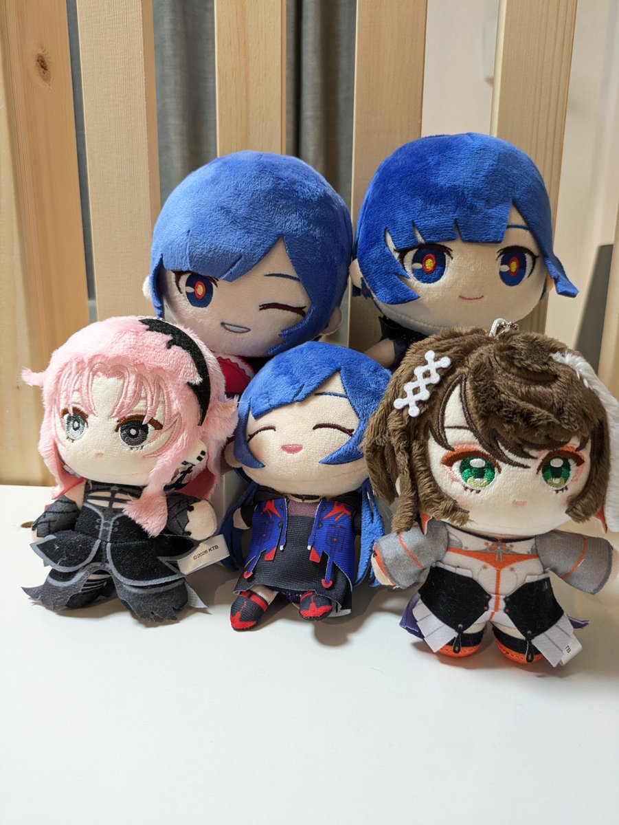 WaNTE_R's tweet photo. わが家にもスターポーズ理芽ぬい届いた〜！✨️
あすべまぬいと同じくらいのサイズ感！神椿関連のぬいも増えてきたな https://t.co/Nuq4FUtqFb