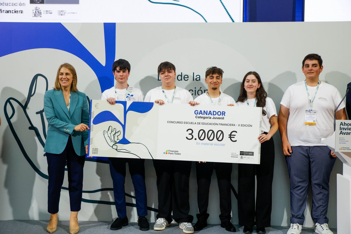 finanzaspartods's tweet photo. Y los ganadores son: el Colegio @ObradoiroC (A Coruña) en la categoría cadete y el IES Río Cabe de Monforte de Lemos (Lugo) en la categoría juvenil

¡Enhorabuena! 

 #DíaEducaciónFinanciera2026 https://t.co/7EEjwqBDQD