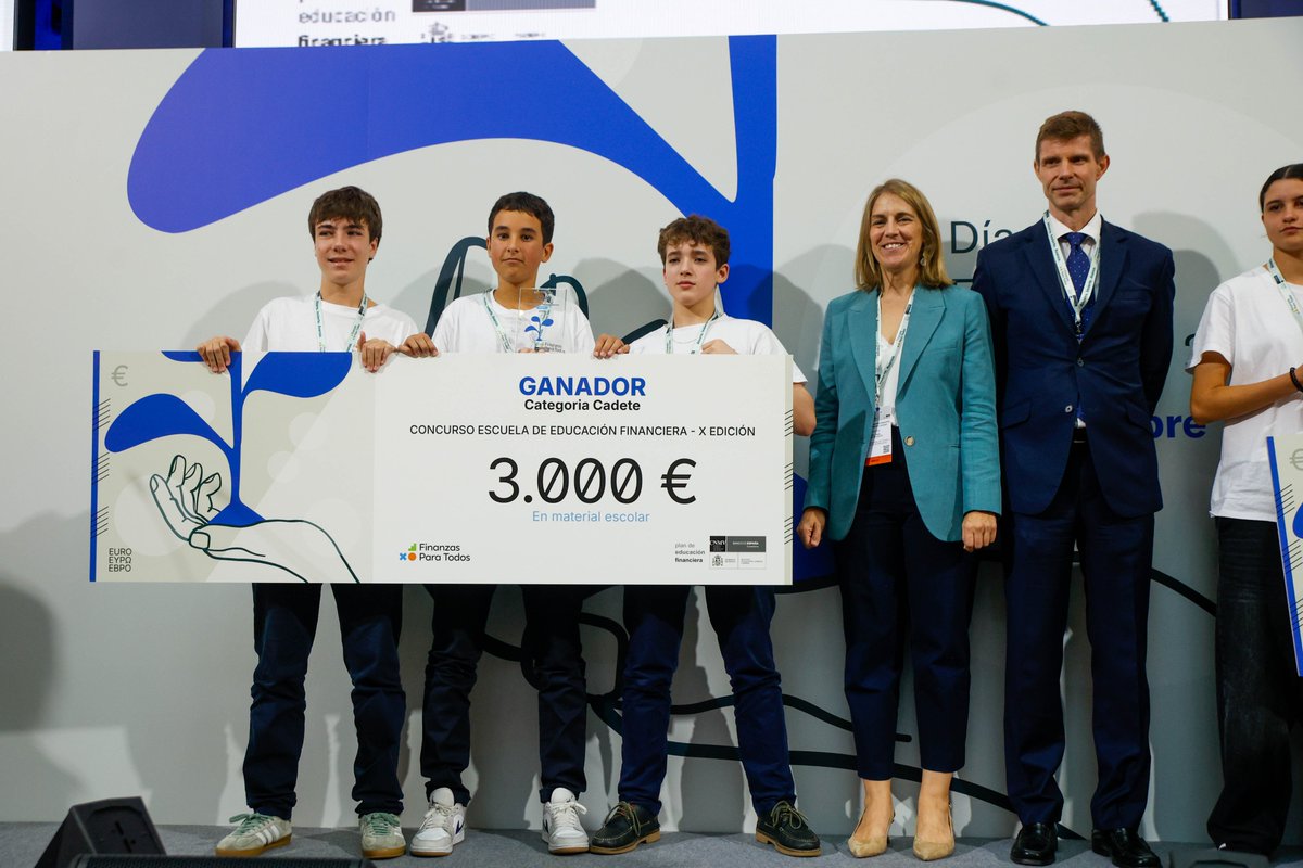 finanzaspartods's tweet photo. Y los ganadores son: el Colegio @ObradoiroC (A Coruña) en la categoría cadete y el IES Río Cabe de Monforte de Lemos (Lugo) en la categoría juvenil

¡Enhorabuena! 

 #DíaEducaciónFinanciera2026 https://t.co/7EEjwqBDQD