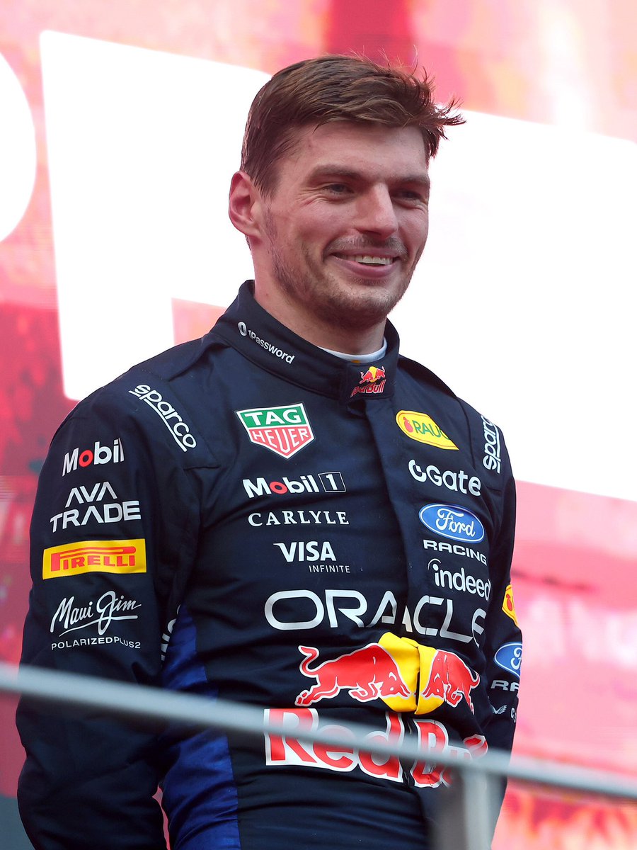 VerstappenCOM's tweet photo. We all missed that P1 smile so much 🥰

#BahrainGP https://t.co/xZZvjCB2qo