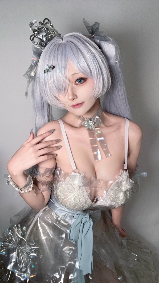 shiratori233's tweet photo. #NIKKE #NIKKEcosplay 
Glass Princess https://t.co/h5bJizJkyp