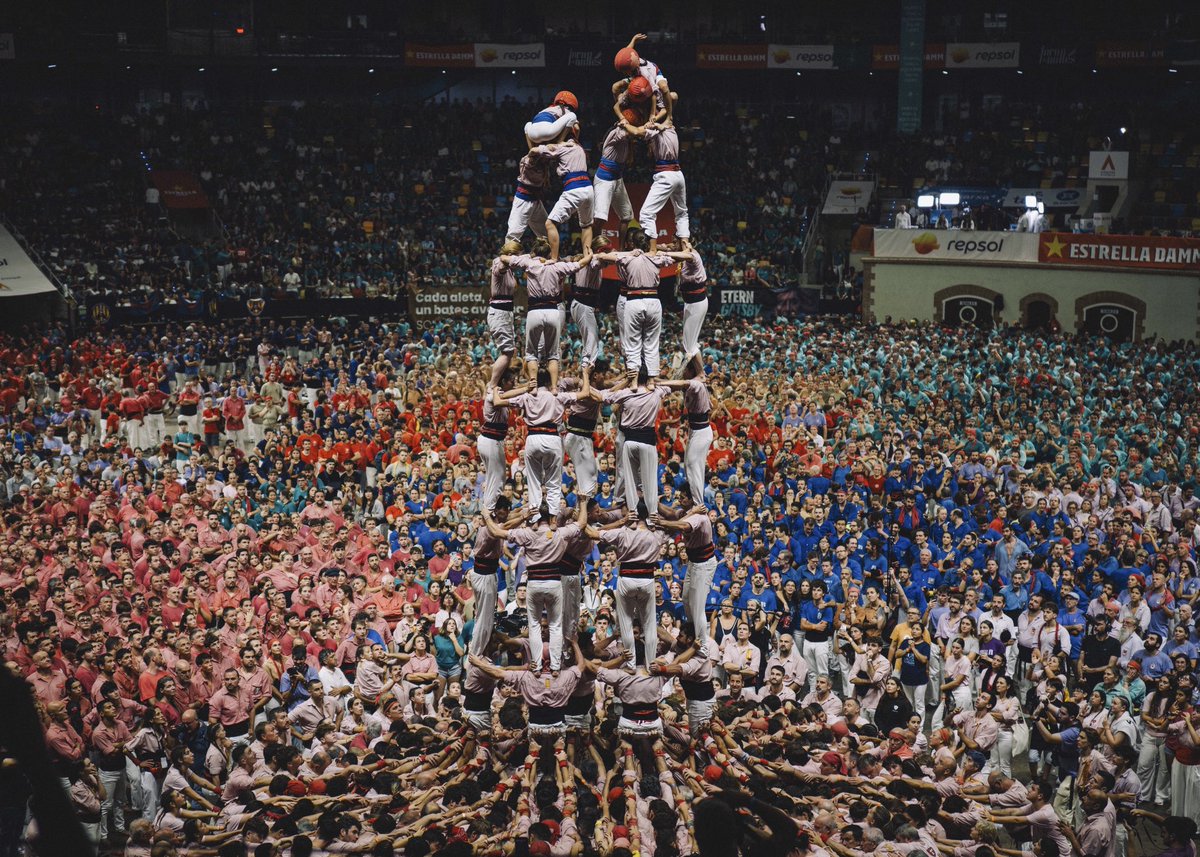 xiquetstgn's tweet photo. Gràcies a TOTES les persones que heu fet possible arribar fins aquí. A les que heu assajat, patit, cridat, confiat i estat al nostre costat SEMPRE. 

Ens quedem amb el que hem construït, que no és pas poc!
Amb ganes de continuar edificant, bastint i preparant el país del matalàs! https://t.co/krLkVnpYrw