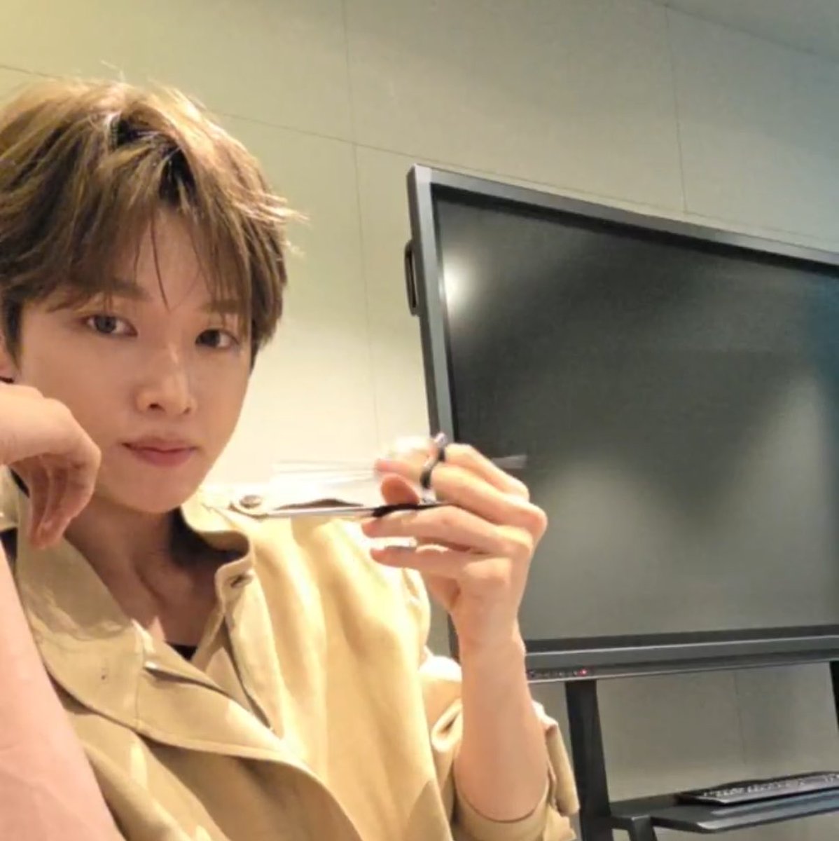 2zzo0_'s tweet photo. 바보 https://t.co/waQJ0nLSx0