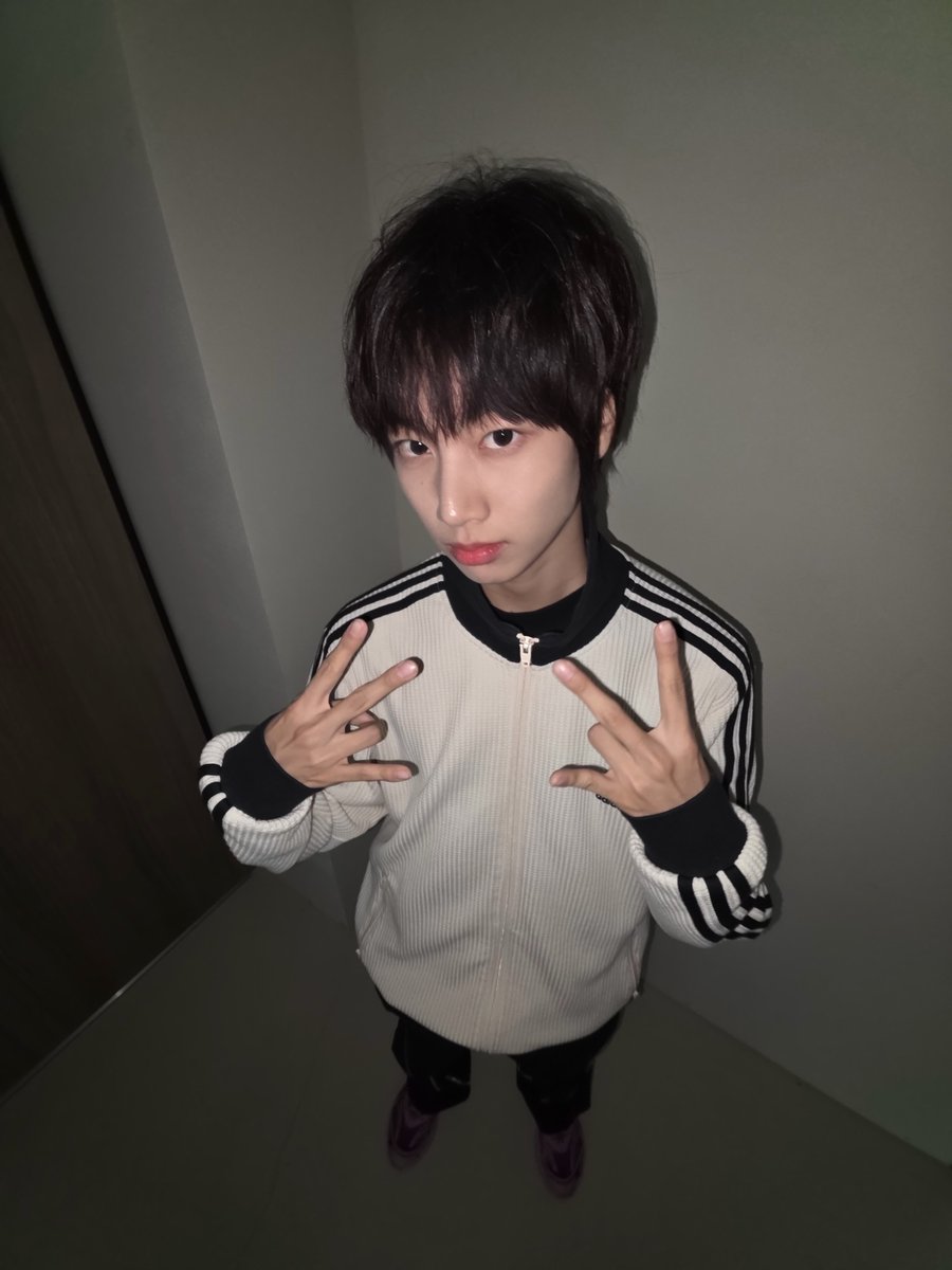 IDID_starship's tweet photo. [🌠] #백준혁_DID
성현이형 생일축하해ㅐ 
봐줬다 알지?

#IDID #아이딧 
#BAEKJUNHYUK #백준혁 https://t.co/1jKPj7cXD7