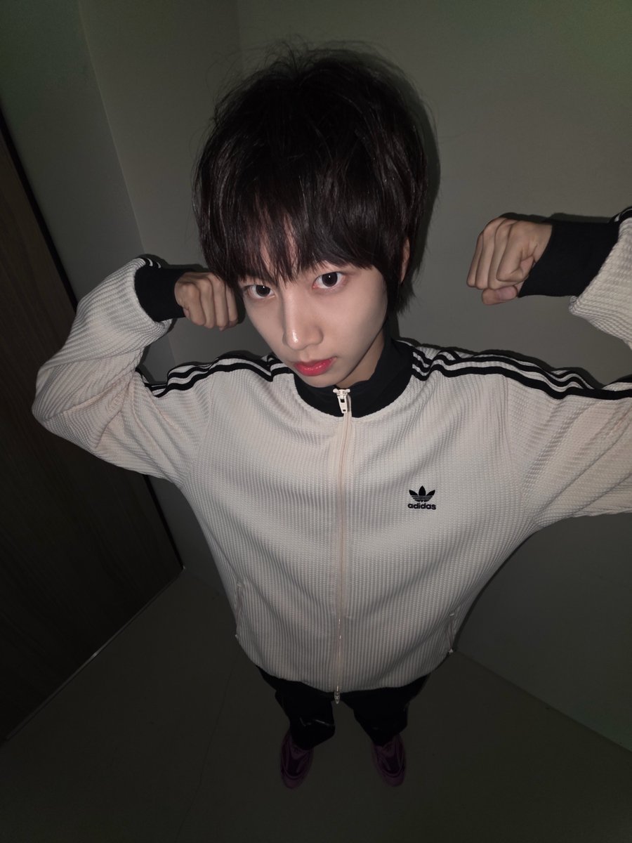 IDID_starship's tweet photo. [🌠] #백준혁_DID
성현이형 생일축하해ㅐ 
봐줬다 알지?

#IDID #아이딧 
#BAEKJUNHYUK #백준혁 https://t.co/1jKPj7cXD7