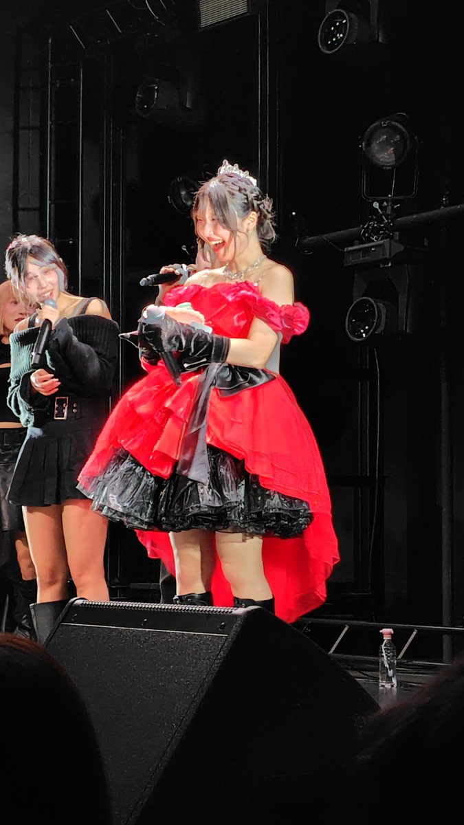 Natuakihuyou's tweet photo. 土曜日のAINOさん生誕ライブに行ってきました‼️
まずは主役のAINOさん😄
ドレスも似合っていて美しかった✨
セットリストも好きな曲が多く幸せな一日になりました🙌
誕生日おめでとうAINOさん🥳
#相思相AINO
#NEONLINE https://t.co/I5yEiDCD9f