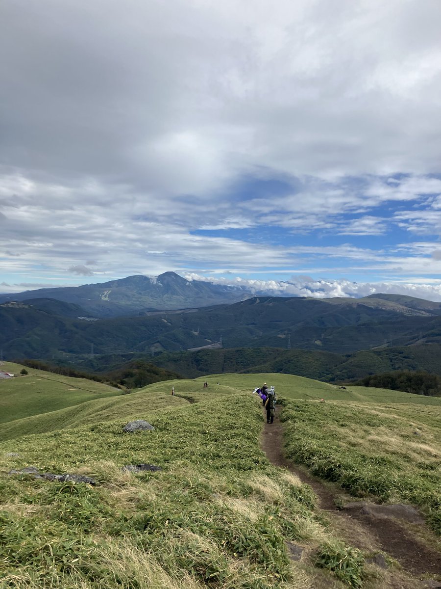 TKMpann's tweet photo. 久々に山歩いたら🥾
顔を3箇所虫に刺された

さいあくーーーっw𐤔w𐤔 https://t.co/BF3UhYvLdW