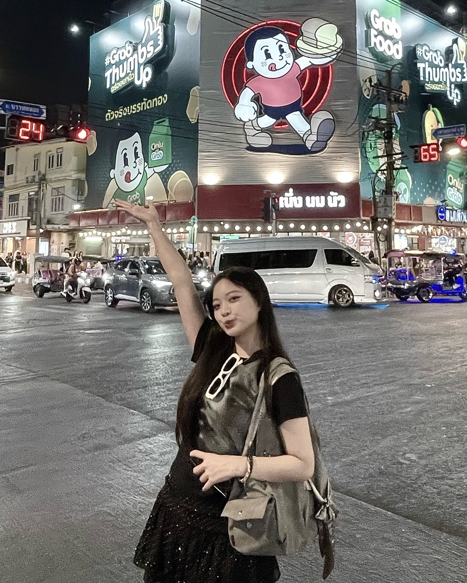 orlando09519783's tweet photo. Xuống phố cùng Iemm https://t.co/6Y9CCjWamv