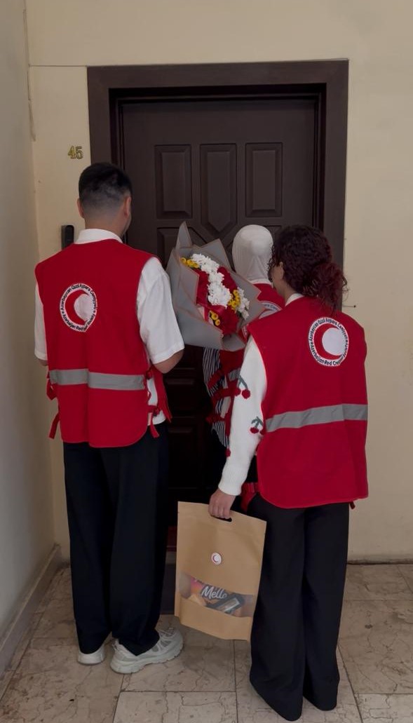 AzRedCrescent's tweet photo. On the occasion of October 5 – World Teachers' Day – volunteers from the Azerbaijan Red Crescent Society visited retired teachers at their homes to offer their congratulations. https://t.co/yVGzm88ohf