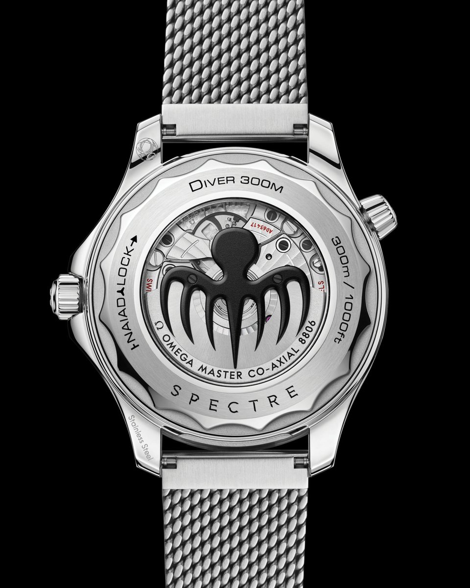 GlobalWatchClub's tweet photo. Here is the NEW Spectre Edition James Bond Omega! ♠️

This is really nice, love the caseback. https://t.co/HgiRsQycr3