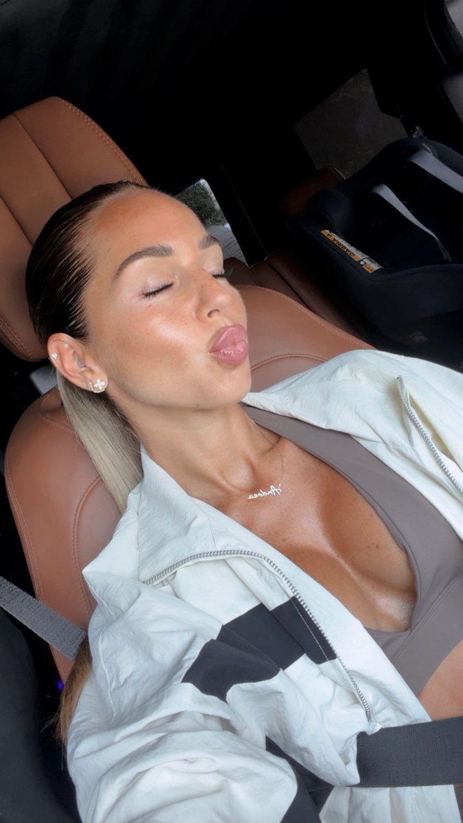 jakeeee11727's tweet photo. This gym slut needs to be covered with your hot cum. Pls trib her hot body and face.
#cumtribute #goon #gymgirl #faketits https://t.co/KJPpfUNbcH