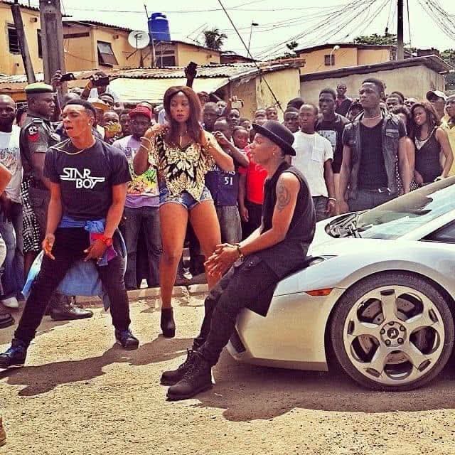 afro_nigeria's tweet photo. Throwback pictures of Wizkid in Ojuelegba! 📸🔙

Guess the musical video! 🥱 https://t.co/aL6vgiCnN1