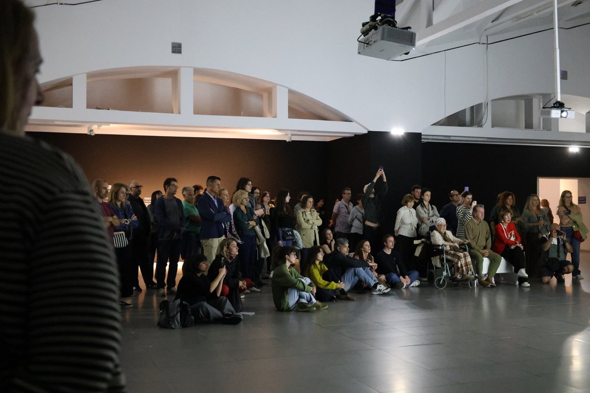 LABoral's tweet photo. Gracias a todas las personas que os acercasteis el viernes a disfrutar del programa de la Noche Blanca en LABoral Centro de Arte. ❤️✨

Si no pudisteis venir, os recordamos que la exposición "Interdependencias" puede visitarse hasta el 06/02/27 y "Cambiantes", hasta el 27/03/27. https://t.co/GFVfWdONcf