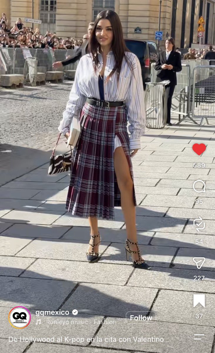 savcimiyy's tweet photo. once again ALL eyes on her

Vanityfair Italia, Vanityfair France, GQ Mexico, Marieclaire France

#HandeErçel | #PFW | #ParisFashionWeek | HandexValentinoSS27 | #ValentinoSS27 https://t.co/vqi70uMRmP