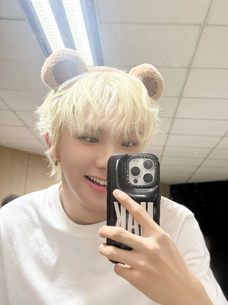 withbonedo's tweet photo. (26105) ⭐ #WOONHAK Weverse Update

🐻🦈

#BOYNEXTDOOR #보이넥스트도어 https://t.co/HOsiIQDlZD