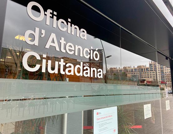dsocialscat's tweet photo. No te’n surts amb l’ordinador? 
Tens altres opcions per demanar l’#IMV:
-Fes una trucada o videotrucada al 012.
-Ves a una oficina d’atenció ciutadana i fes el tràmit per internet. T’ajudaran i no cal cita prèvia.
-Ves a una oficina i que et facin la gestió (millor amb cita prèvia).